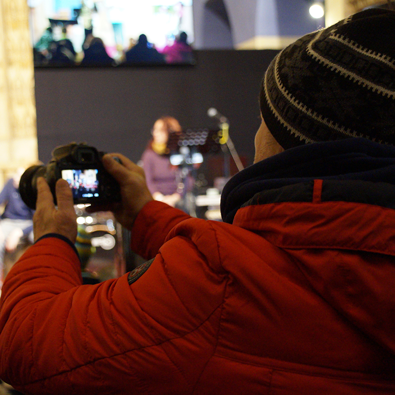 mit.teilen - Gemeindemagazin Foto_von_Wouter_Supardi_Salari_auf_Unsplash