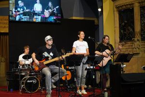      Band 